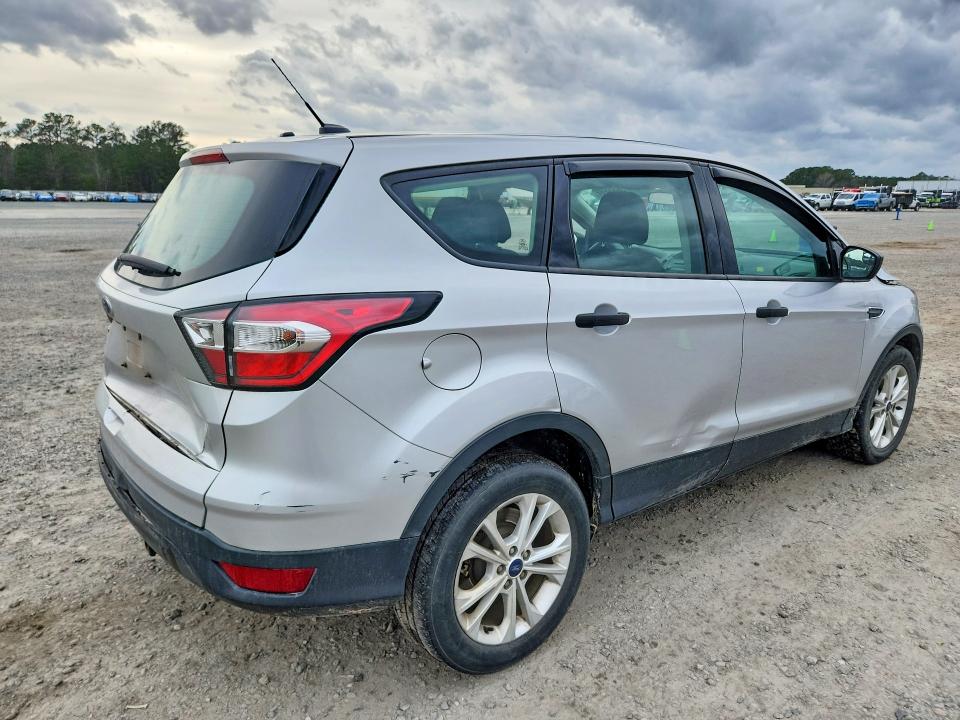 Photo 3 from auction – 2017 FORD ESCAPE with VIN 1FMCU0F70HUC84123