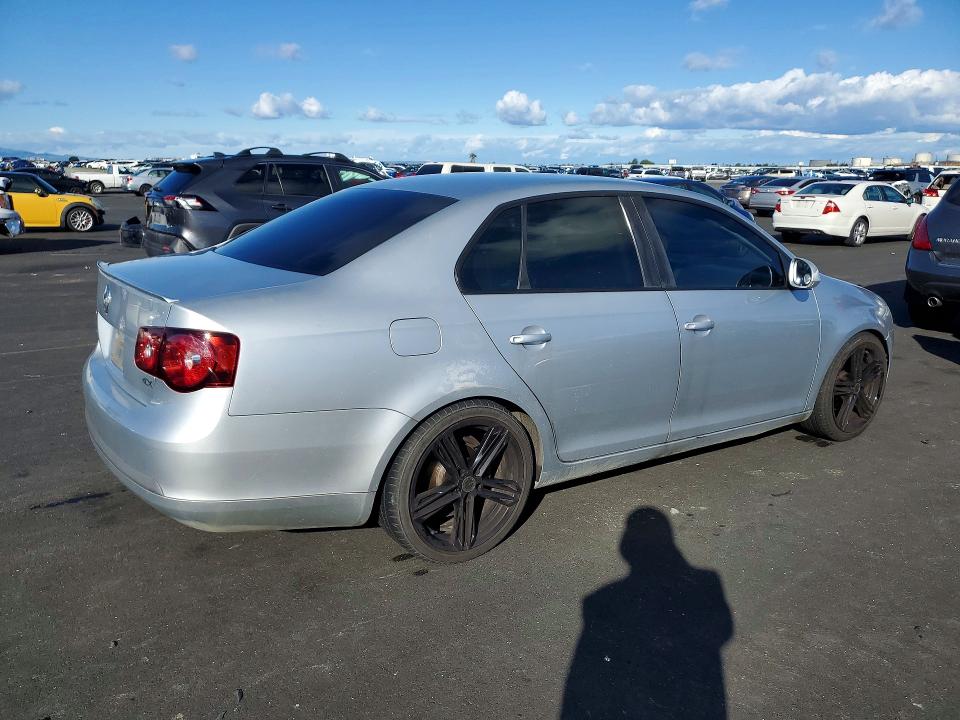 Photo 3 from auction – 2006 VOLKSWAGEN JETTA with VIN 3VWPG71K06M641543