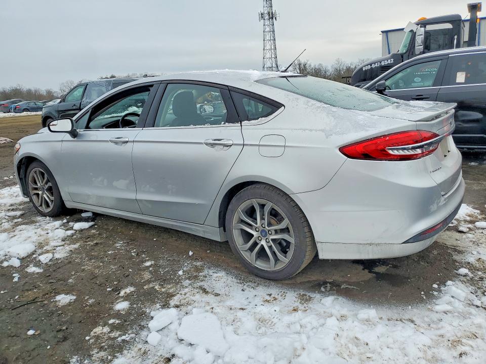 Photo 2 from auction – 2017 FORD FUSION with VIN 3FA6P0H74HR368965
