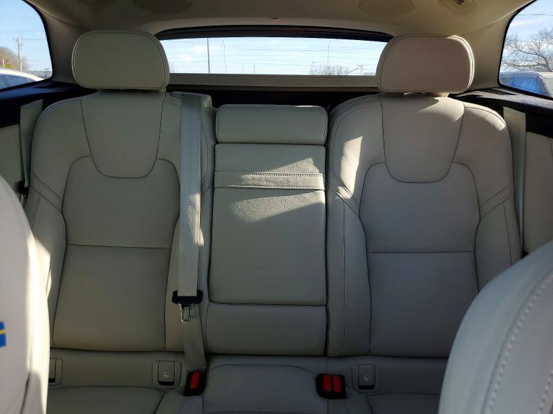 Photo 10 from auction – 2021 VOLVO XC60 T5 IN with VIN YV4102DL5M1798464