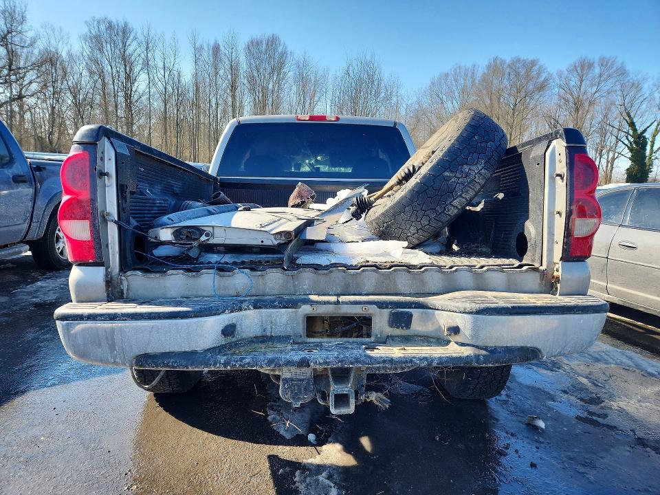 Photo 6 from auction – 2003 CHEVROLET SILVERADO with VIN 2GCEK19T731215452