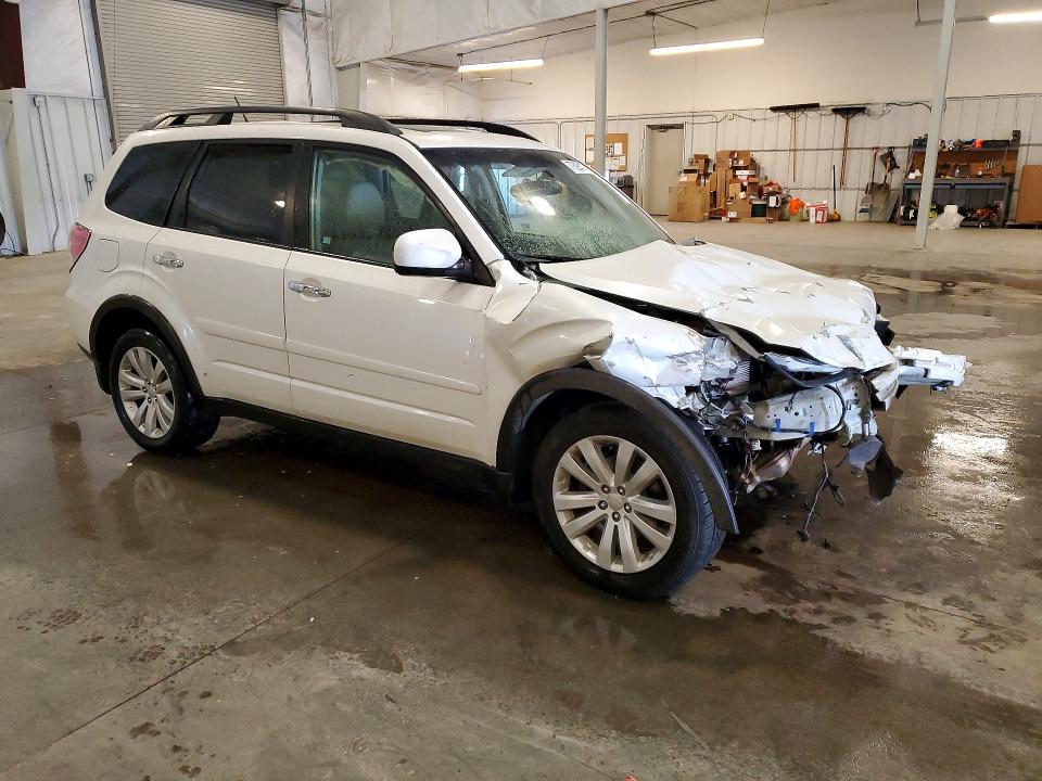 Photo 4 from auction – 2013 SUBARU FORESTER with VIN JF2SHADC9DH435023