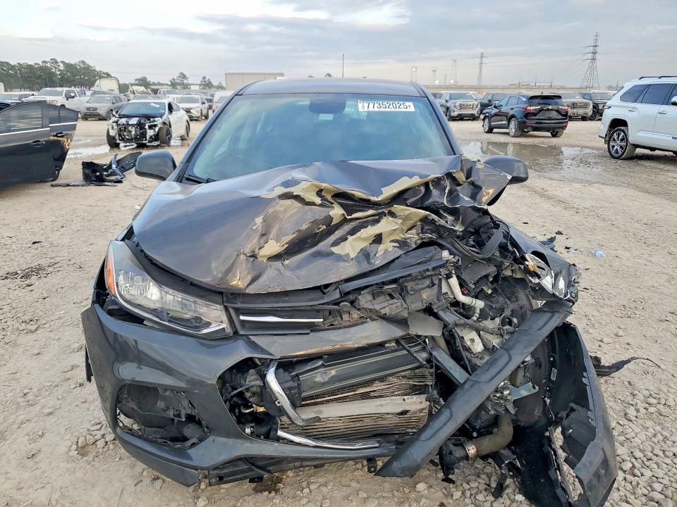 Photo 5 from auction – 2019 CHEVROLET TRAX with VIN 3GNCJKSB5KL373794
