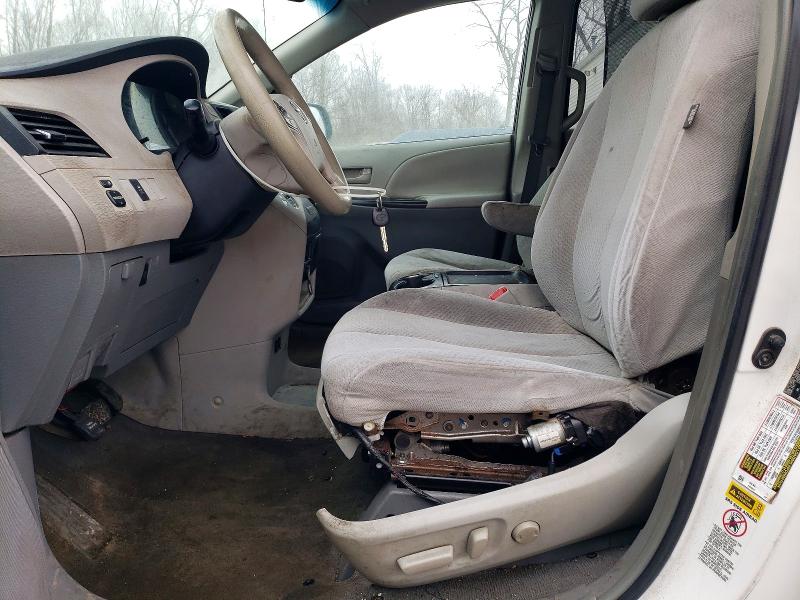 Photo 7 from auction – 2011 TOYOTA SIENNA with VIN 5TDKK3DC9BS037833