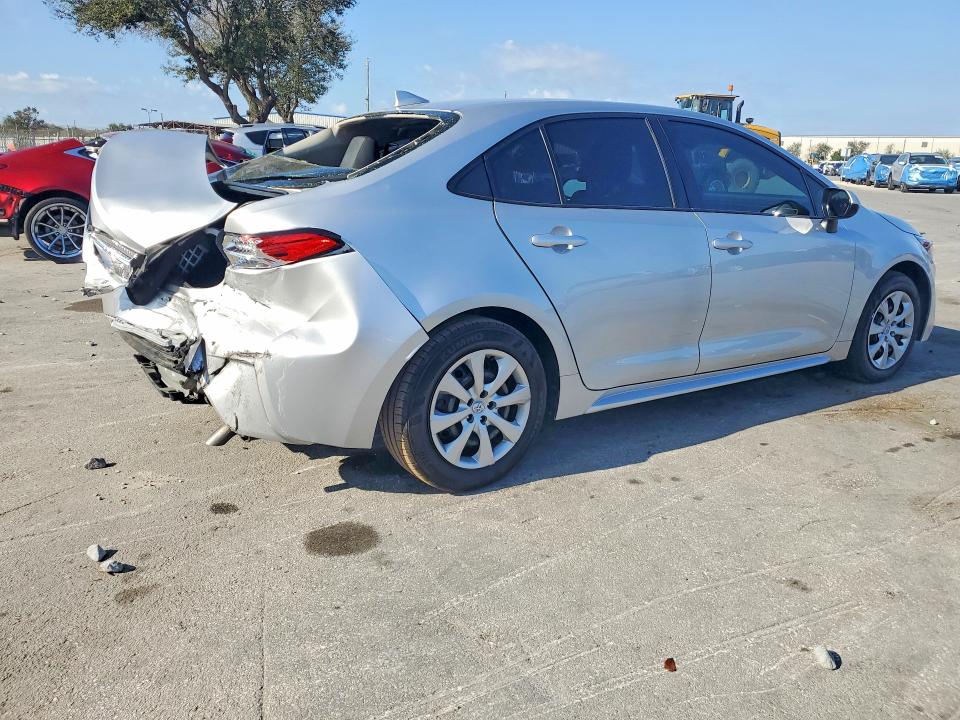 Photo 3 from auction – 2022 TOYOTA COROLLA with VIN JTDEPMAE4NJ215482