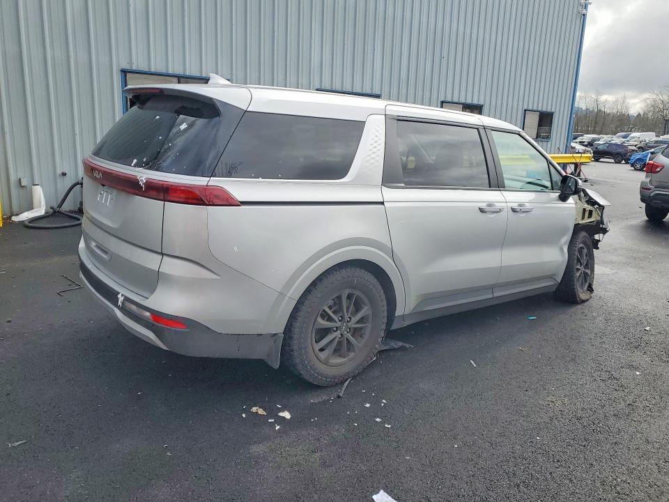 Photo 3 from auction – 2023 KIA CARNIVAL with VIN KNDNB4H33P6269719