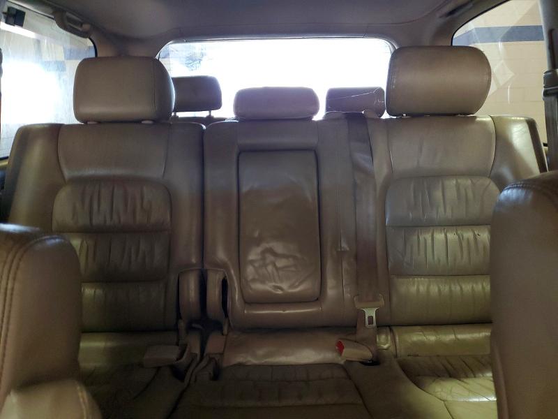 Photo 10 from auction – 2001 LEXUS LX 470 with VIN JTJHT00W113507422