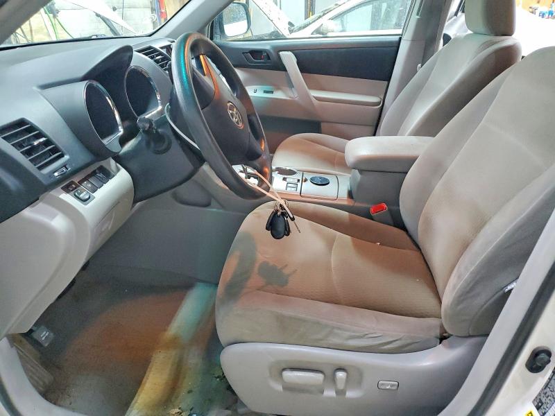 Photo 7 from auction – 2010 TOYOTA HIGHLANDER with VIN 5TDBK3EH4AS016011