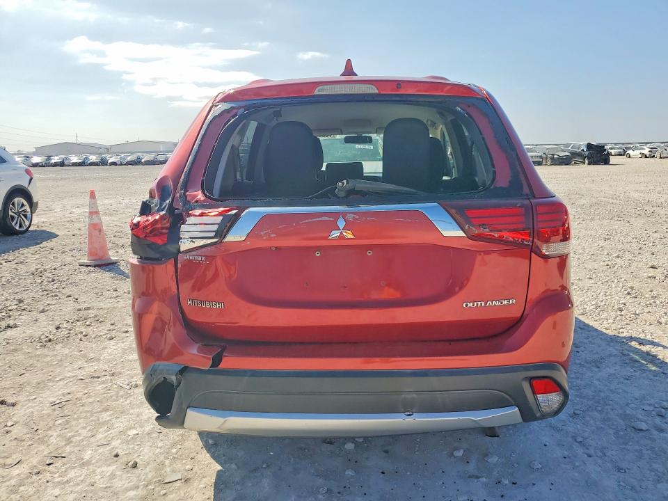 Photo 6 from auction – 2017 MITSUBISHI OUTLANDER with VIN JA4AD2A34HZ058997