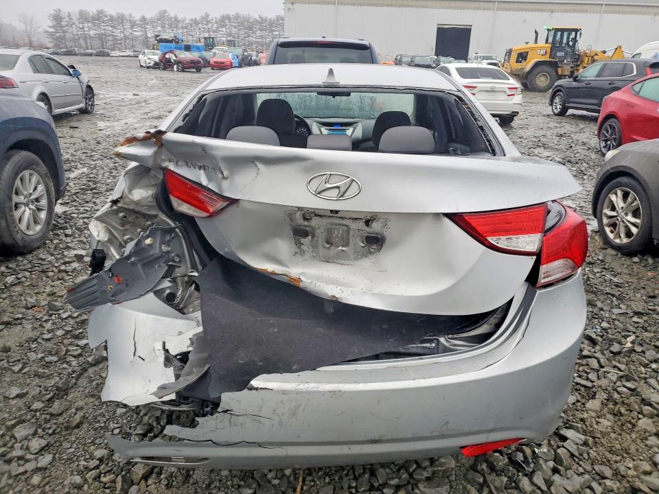 Photo 6 from auction – 2011 HYUNDAI ELANTRA with VIN 5NPDH4AE5BH022724