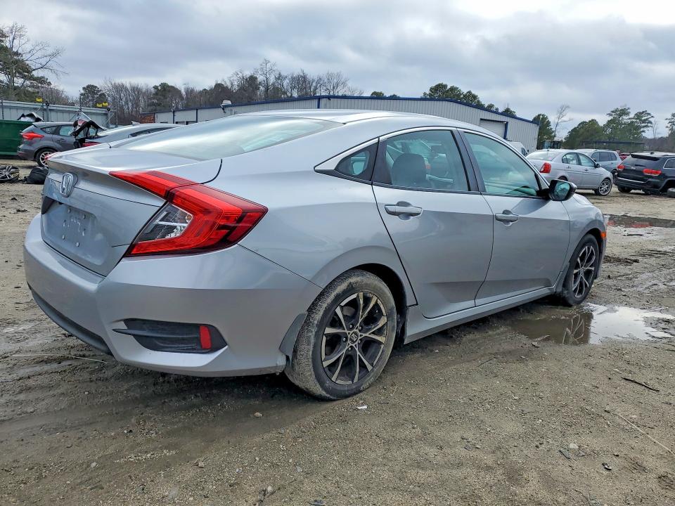 Photo 3 from auction – 2017 HONDA CIVIC with VIN 19XFC2F51HE012919