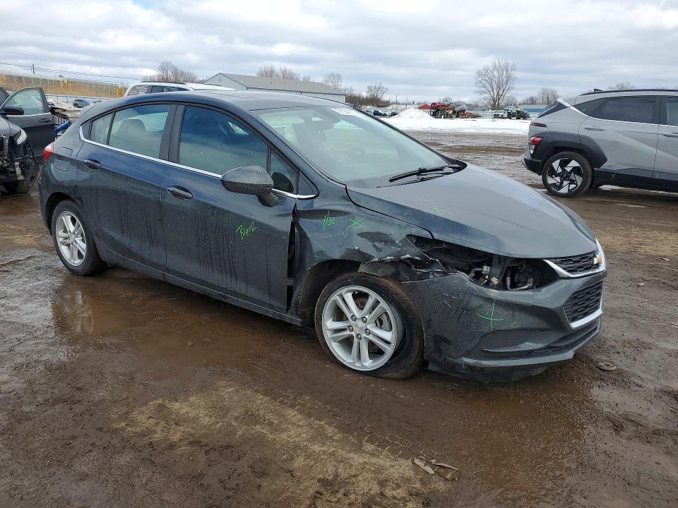 Photo 4 from auction – 2018 CHEVROLET CRUZE LT with VIN 3G1BE6SM1JS651394