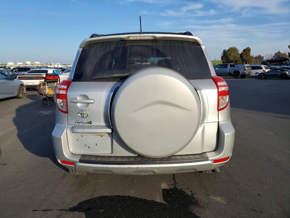 Photo 6 from auction – 2011 TOYOTA RAV4 with VIN 2T3ZF4DV5BW056467