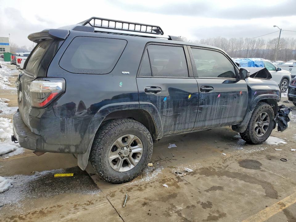 Photo 3 from auction – 2019 TOYOTA 4RUNNER with VIN JTEBU5JR0K5645711