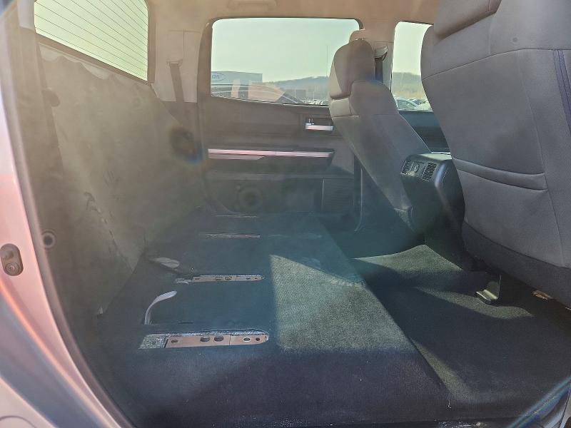 Photo 10 from auction – 2014 TOYOTA TUNDRA with VIN 5TFDW5F19EX408265