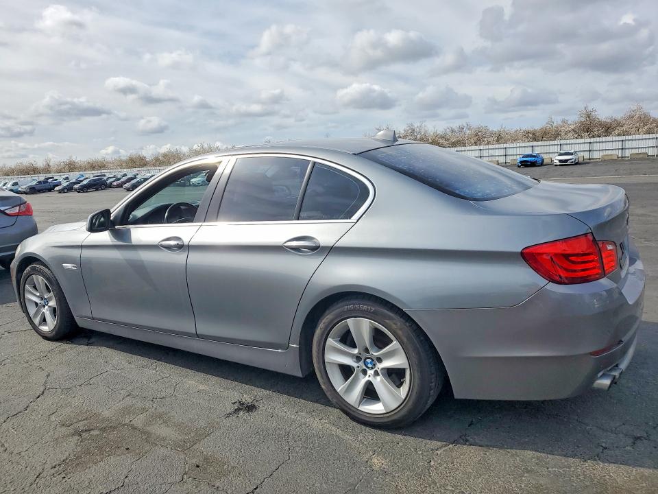 Photo 2 from auction – 2012 BMW 528 with VIN WBAXG5C57CDW24029