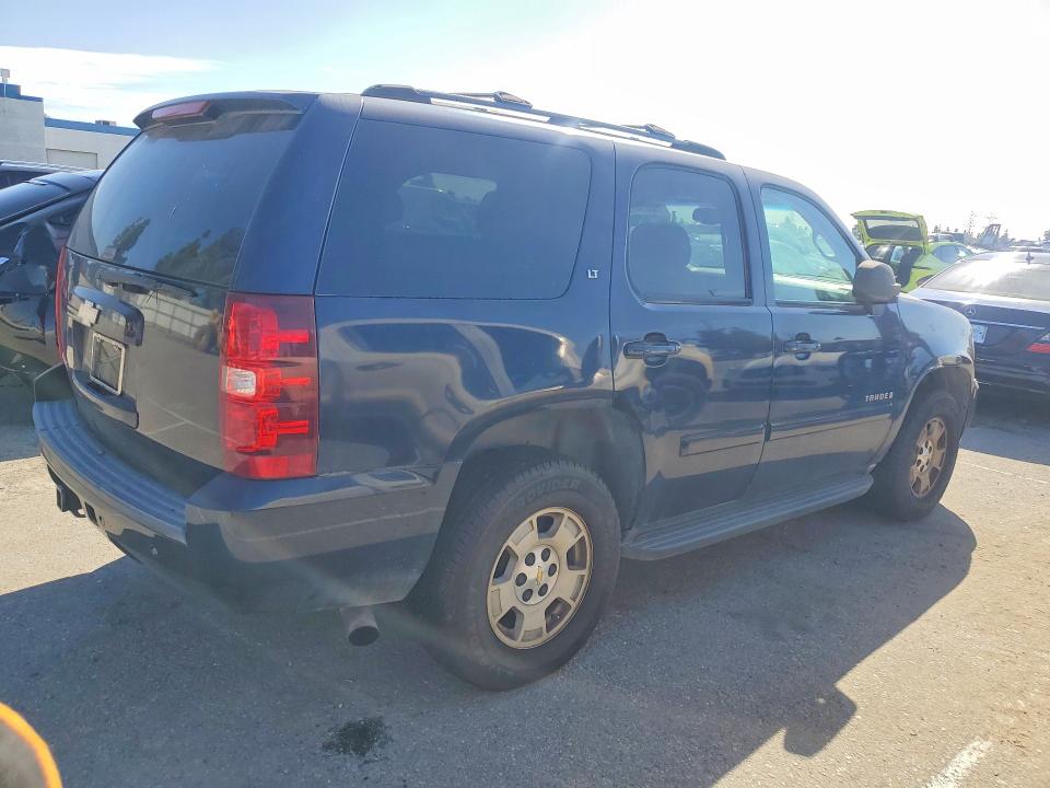 Photo 3 from auction – 2007 CHEVROLET TAHOE with VIN 1GNFC13J57R183792