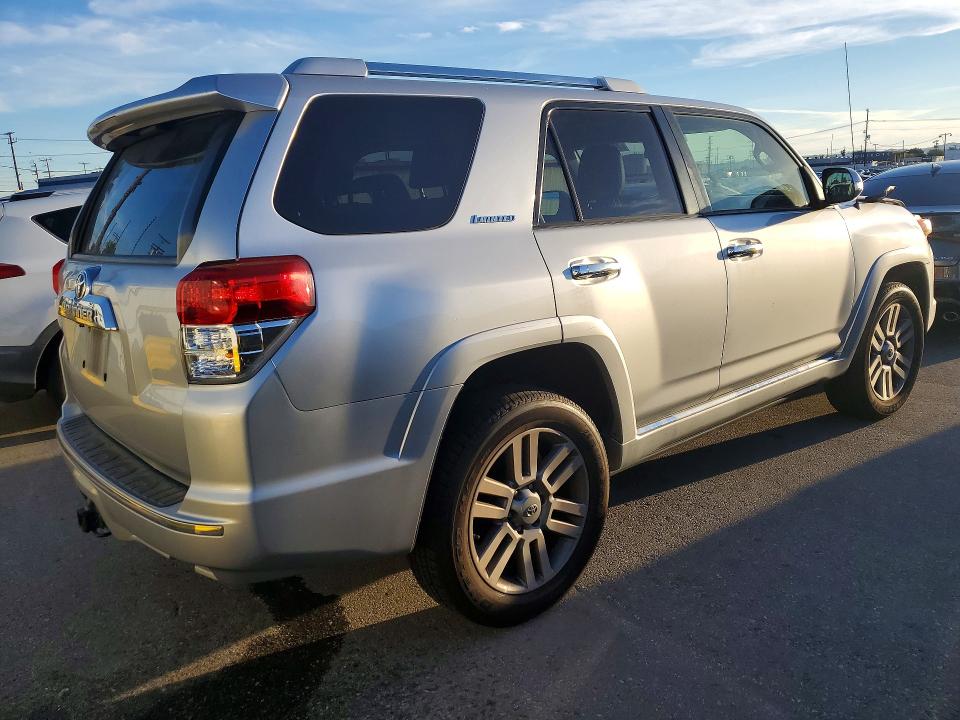Фото 3 с аукциона – 2013 TOYOTA 4RUNNER с VIN JTEBU5JR6D5148973