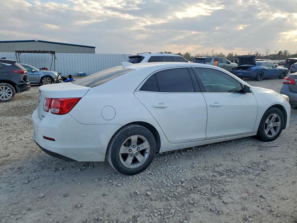 Photo 3 from auction – 2015 CHEVROLET MALIBU 1LT with VIN 1G11C5SL1FF322628