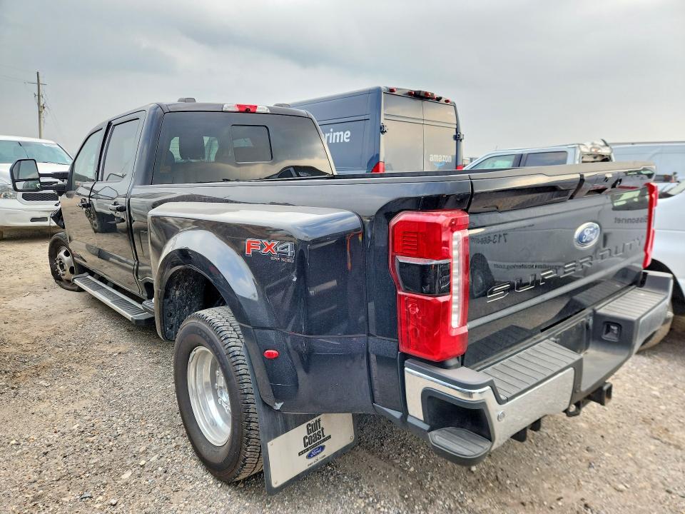Photo 2 from auction – 2025 FORD F350 with VIN 1FT8W3DM0SED96565