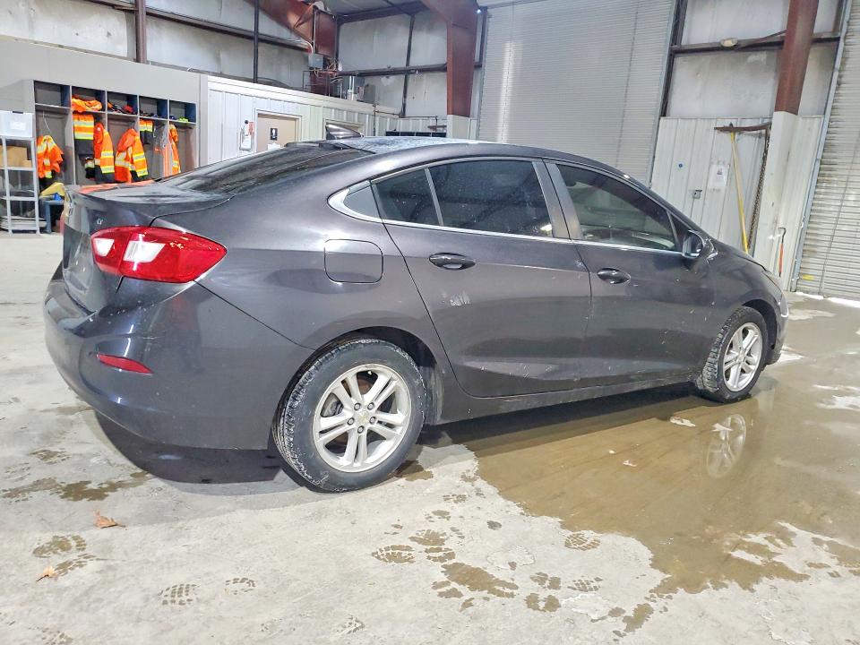 Photo 3 from auction – 2017 CHEVROLET CRUZE with VIN 1G1BE5SM6H7160340