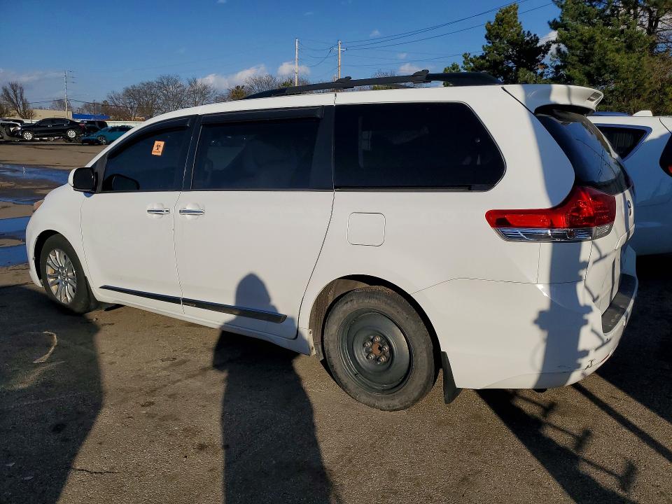 Photo 2 from auction – 2013 TOYOTA SIENNA with VIN 5TDYK3DC3DS373250