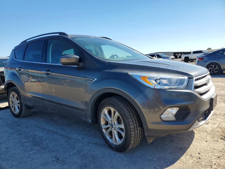Photo 4 from auction – 2017 FORD ESCAPE with VIN 1FMCU0G98HUE23382