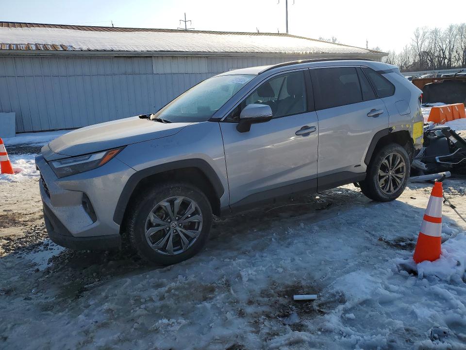 TOYOTA RAV4 XLE P 2022 with VIN 4T3B6RFV1NU079762 - Photo from auction