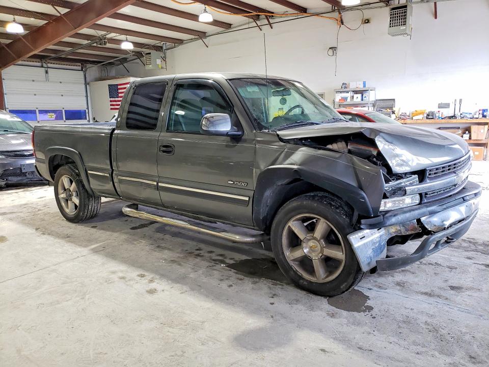 Photo 4 from auction – 2001 CHEVROLET SILVERADO with VIN 2GCEK19V811335145