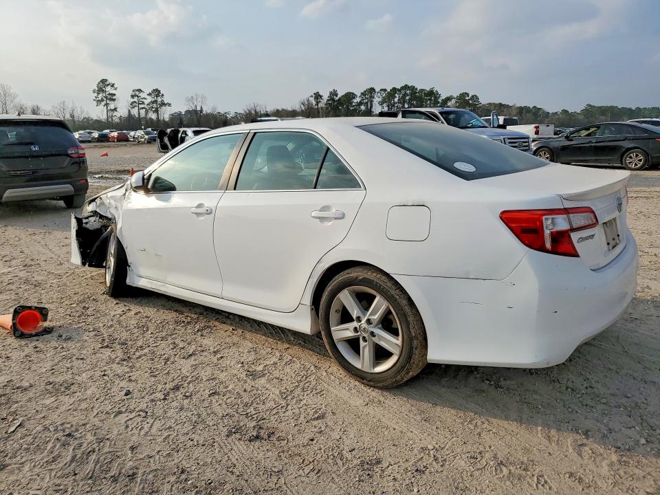 Photo 2 from auction – 2014 TOYOTA CAMRY with VIN 4T1BF1FK3EU432664