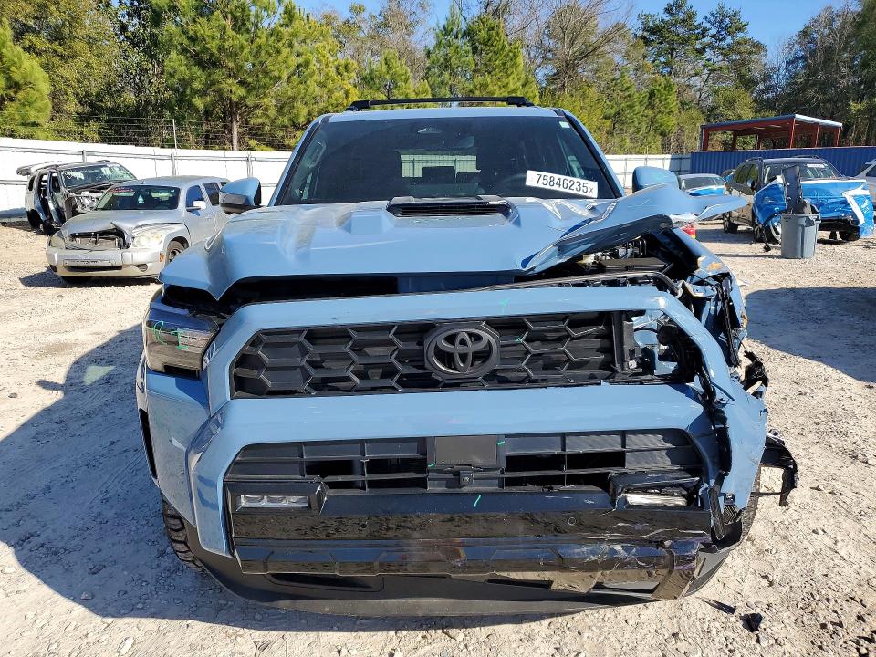 Photo 5 from auction – 2025 TOYOTA 4RUNNER with VIN JTEVA5BR5S5034240