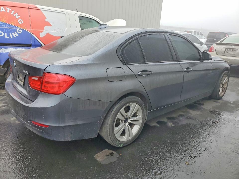 Photo 3 from auction – 2014 BMW 328 with VIN WBA3C1C54EK116795