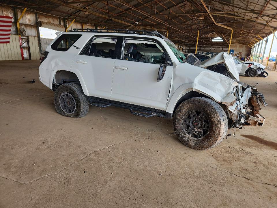 Photo 4 from auction – 2023 TOYOTA 4RUNNER with VIN JTERU5JR4P6157927