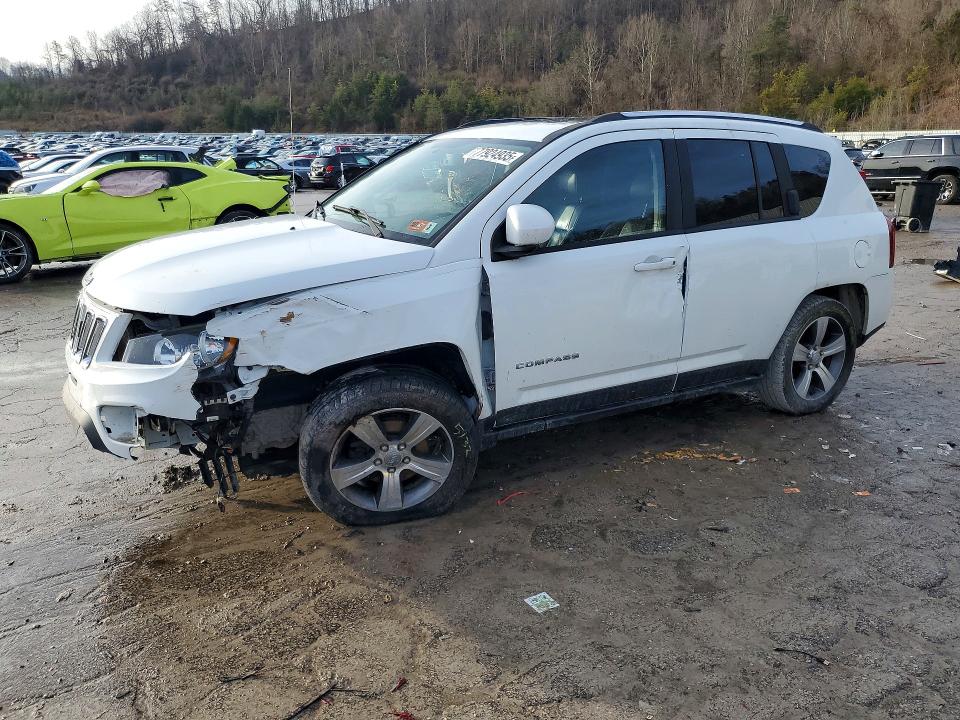 JEEP COMPASS 2017 with VIN 1C4NJDEB3HD129374 - Photo from auction