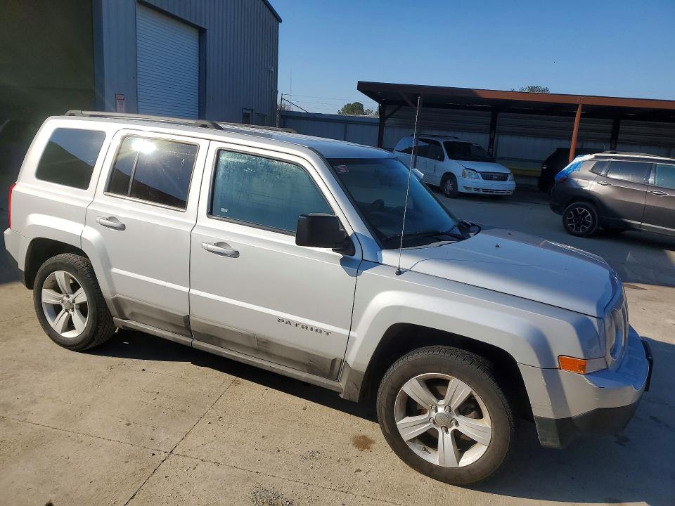 Photo 4 from auction – 2011 JEEP PATRIOT with VIN 1J4NT1GB8BD119656