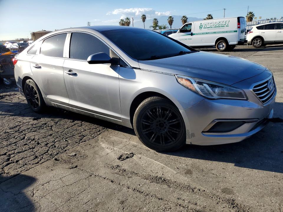 Photo 4 from auction – 2017 HYUNDAI SONATA with VIN 5NPE24AF8HH576864
