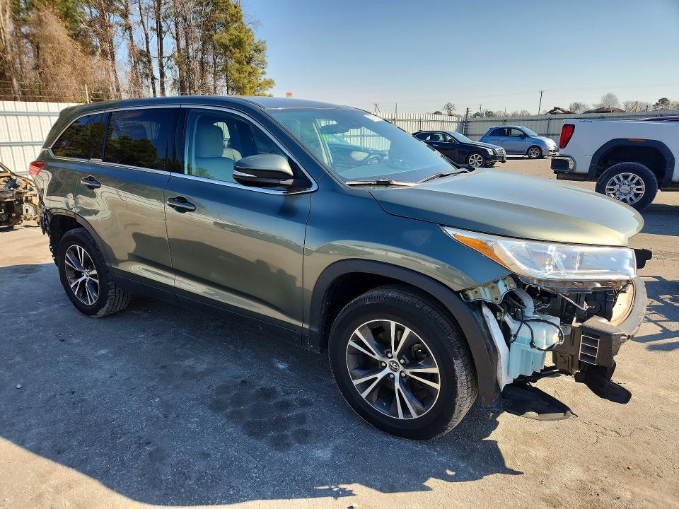 Photo 4 from auction – 2019 TOYOTA HIGHLANDER with VIN 5TDZZRFH9KS293122