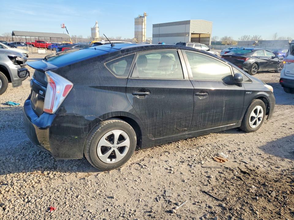 Photo 3 from auction – 2014 TOYOTA PRIUS with VIN JTDKN3DU9E0363817