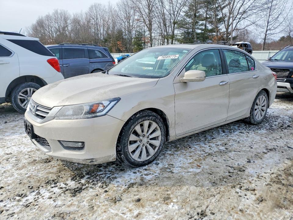 HONDA ACCORD 2015 with VIN 1HGCR2F75FA032742 - Photo from auction