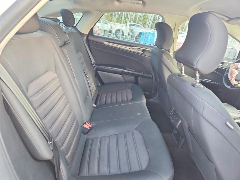 Photo 10 from auction – 2018 FORD FUSION with VIN 3FA6P0LU7JR286182