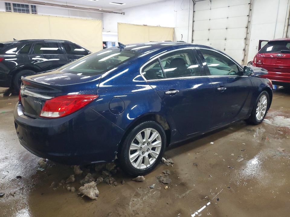 Photo 3 from auction – 2012 BUICK REGAL PREM with VIN 2G4GS5ER5C9146798