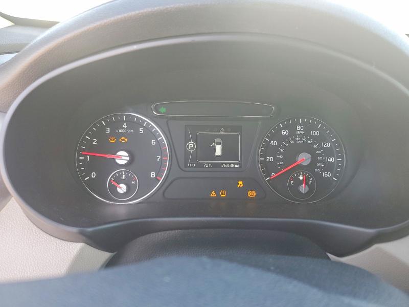 Photo 9 from auction – 2017 KIA SORENTO with VIN 5XYPG4A50HG318220