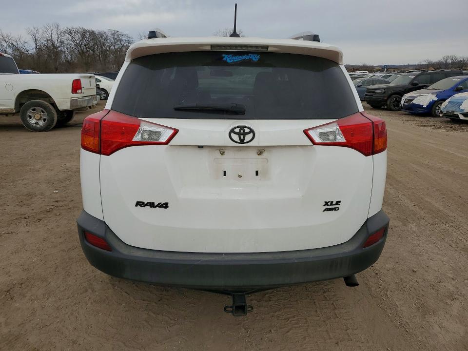 Photo 6 from auction – 2015 TOYOTA RAV4 with VIN 2T3RFREV0FW289559