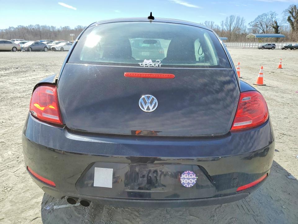 Photo 6 from auction – 2012 VOLKSWAGEN BEETLE with VIN 3VWJP7AT1CM665165