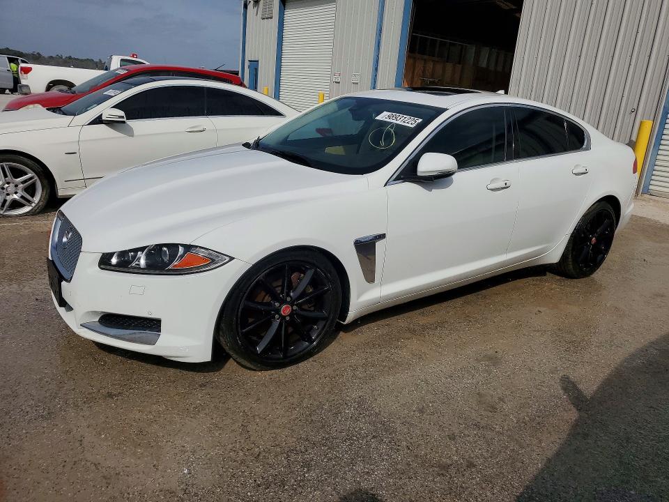 JAGUAR XF 2015 with VIN SAJWA0F7XF8U55137 - Photo from auction