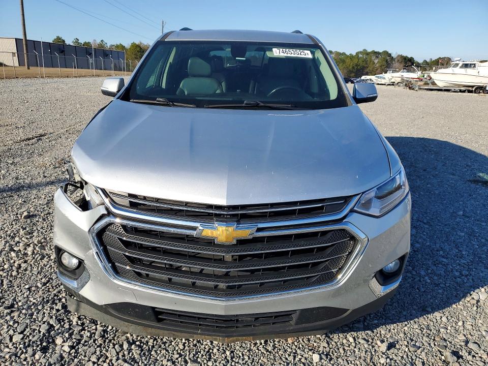 Photo 5 from auction – 2019 CHEVROLET TRAVERSE with VIN 1GNERHKW3KJ136722