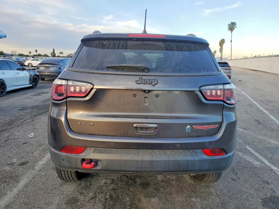 Photo 6 from auction – 2019 JEEP COMPASS with VIN 3C4NJDDBXKT785459