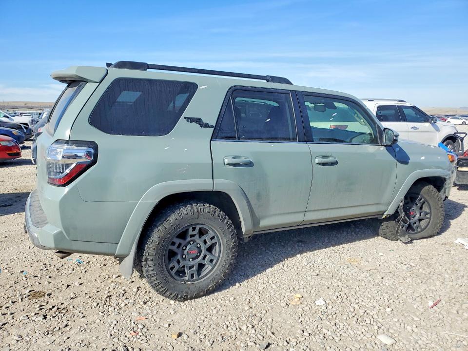 Photo 3 from auction – 2023 TOYOTA 4RUNNER with VIN JTERU5JR8P6202786