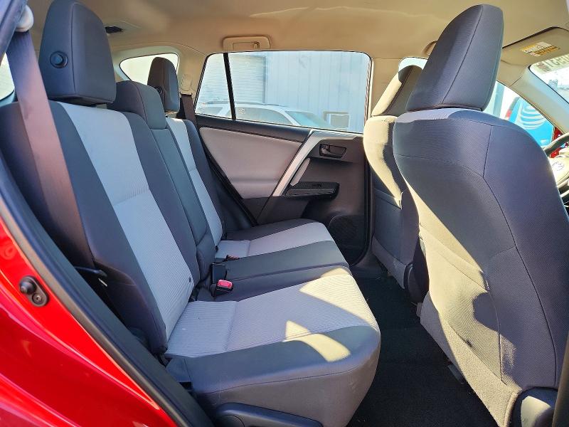 Photo 11 from auction – 2015 TOYOTA RAV4 with VIN JTMZFREV9FD077062