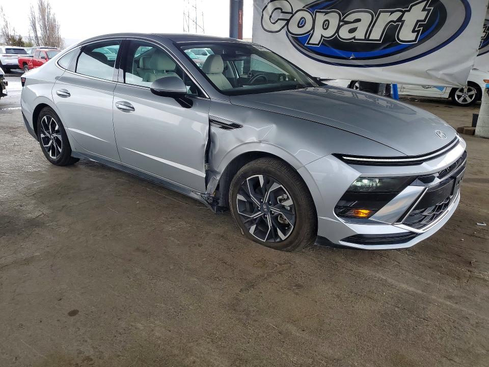 Photo 4 from auction – 2025 HYUNDAI SONATA with VIN KMHL64JA2SA499760